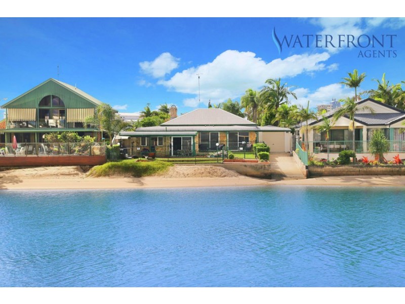 4 Awoonga Court, Mooloolaba QLD 4557