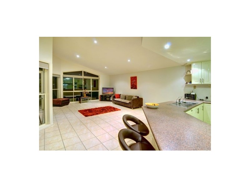 16 Elanora Ave, Mooloolaba QLD 4557
