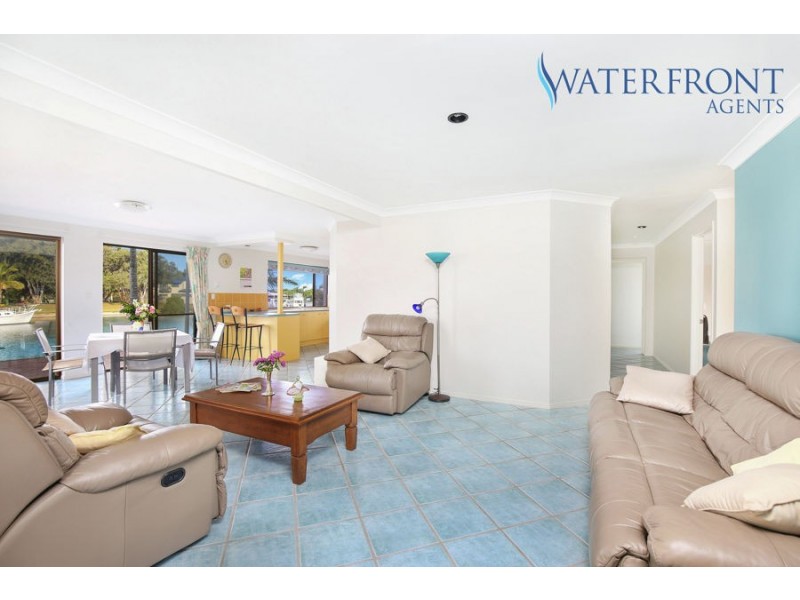 17 Coomaroo Crescent, Minyama QLD 4575