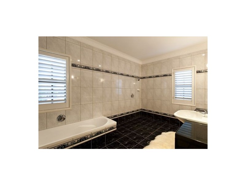 110 Sunbird Chase, “The Quays”, Parrearra QLD 4575