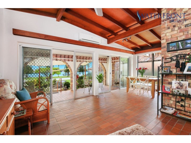 21 Harbour Parade, Buddina QLD 4575