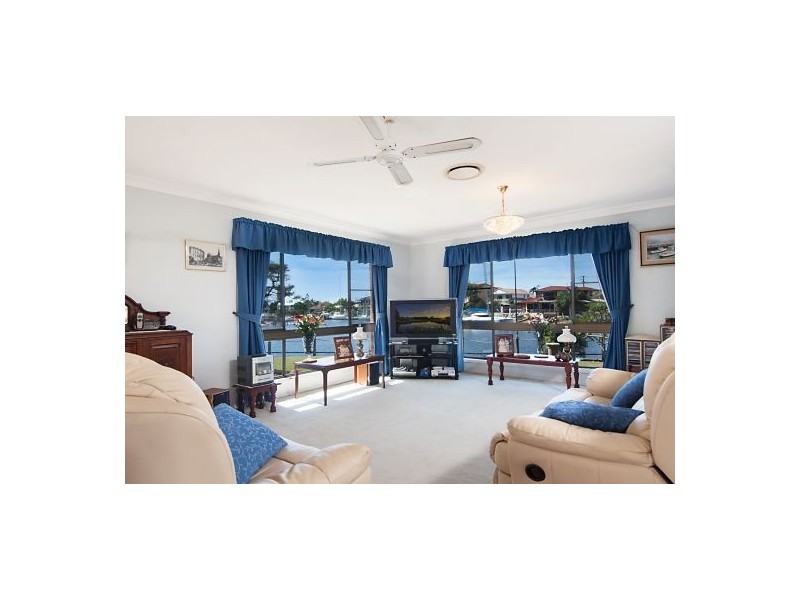 19 Adelong Crescent, Buddina QLD 4575