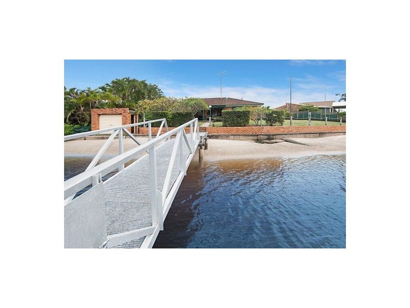 19 Adelong Crescent, Buddina QLD 4575