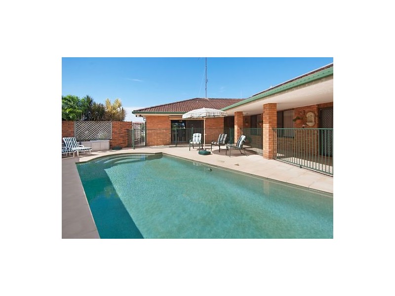 19 Adelong Crescent, Buddina QLD 4575