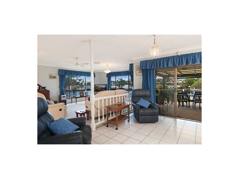 19 Adelong Crescent, Buddina QLD 4575