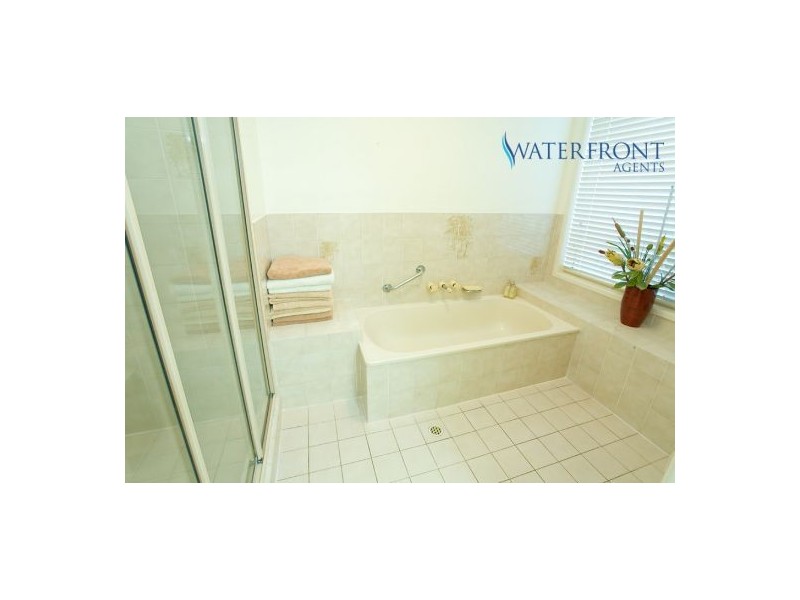 17 Barellan Avenue, Buddina QLD 4575