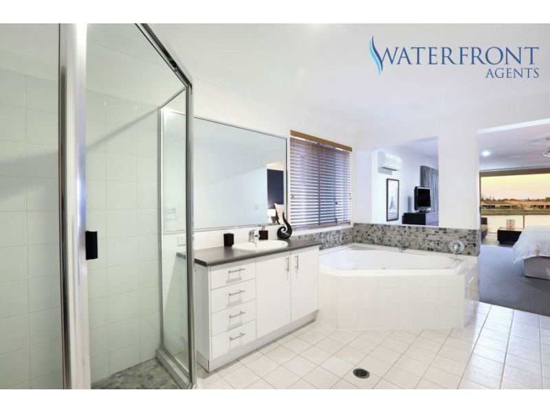 10 Majorca Place, Kawana Island QLD 4575
