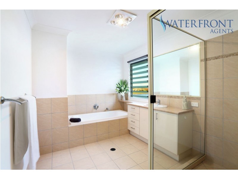 10 Majorca Place, Kawana Island QLD 4575