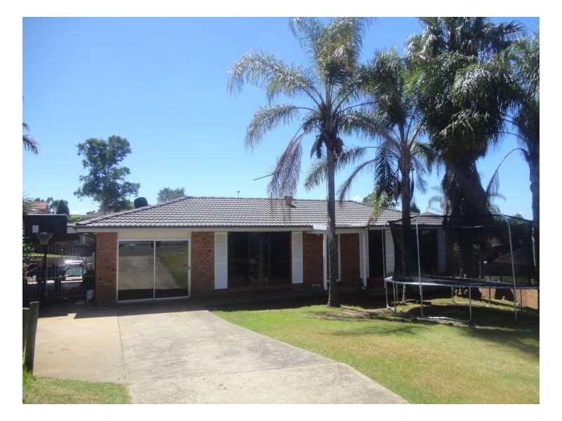 7 Lerwick Place, St Andrews NSW 2566