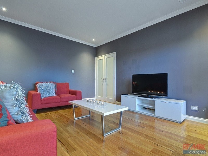 11 Venice Entrance, Iluka WA 6028