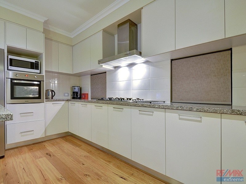 11 Venice Entrance, Iluka WA 6028