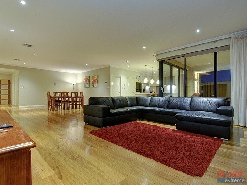 11 Venice Entrance, Iluka WA 6028