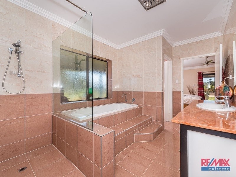 292 Sovereign Hill Drive, Gabbadah WA 6041