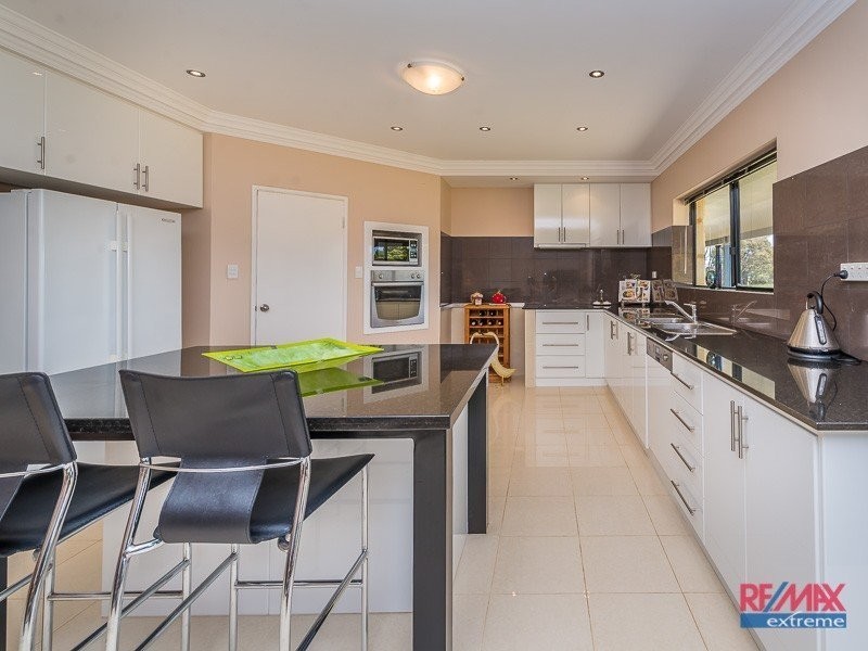 292 Sovereign Hill Drive, Gabbadah WA 6041