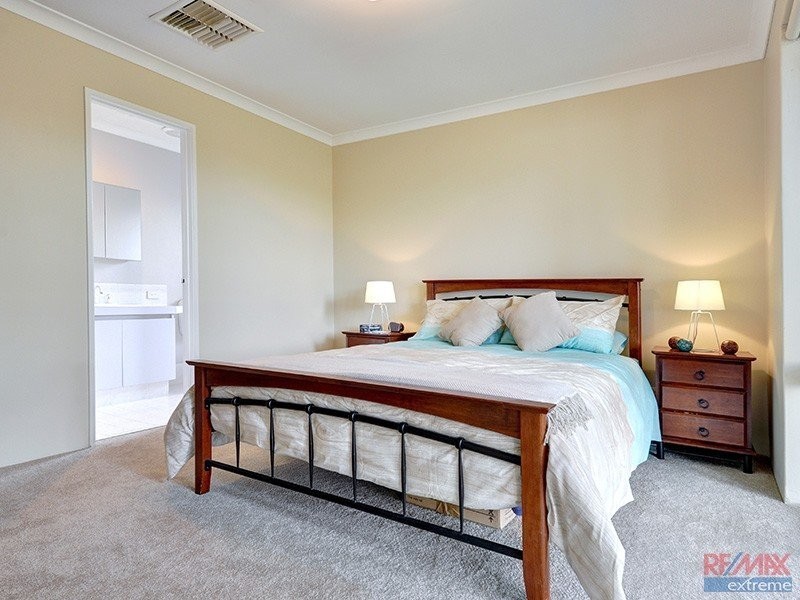 48 Selkirk Drive, Kinross WA 6028