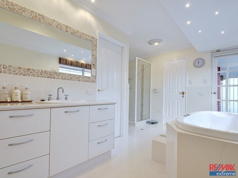 200 Delgado Parade, Iluka WA 6028