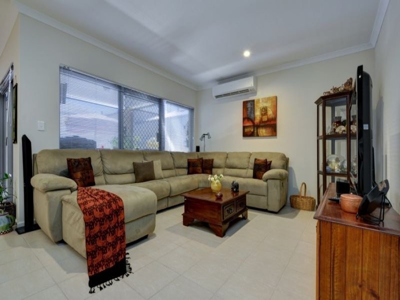 16 Macdonagh Avenue, Darch WA 6065