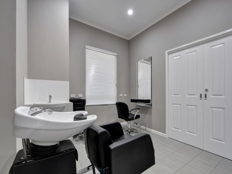 16 Macdonagh Avenue, Darch WA 6065