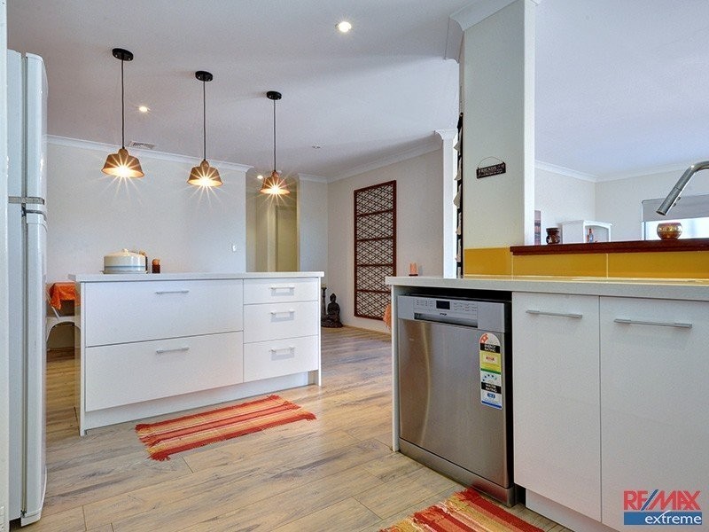 2 McKee Place, Kingsley WA 6026