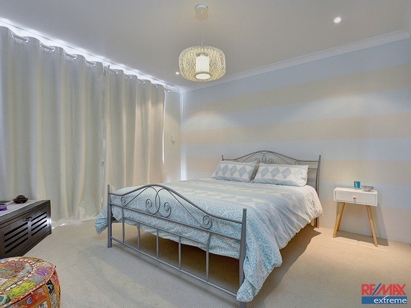 2 McKee Place, Kingsley WA 6026