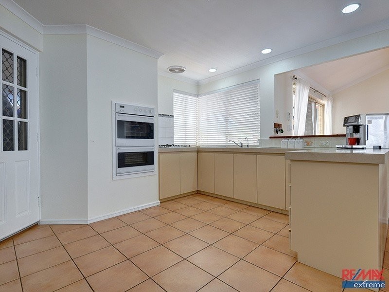 10 Carrick Way, Kinross WA 6028