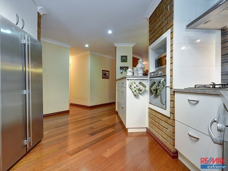 10 Theba Court, Heathridge WA 6027