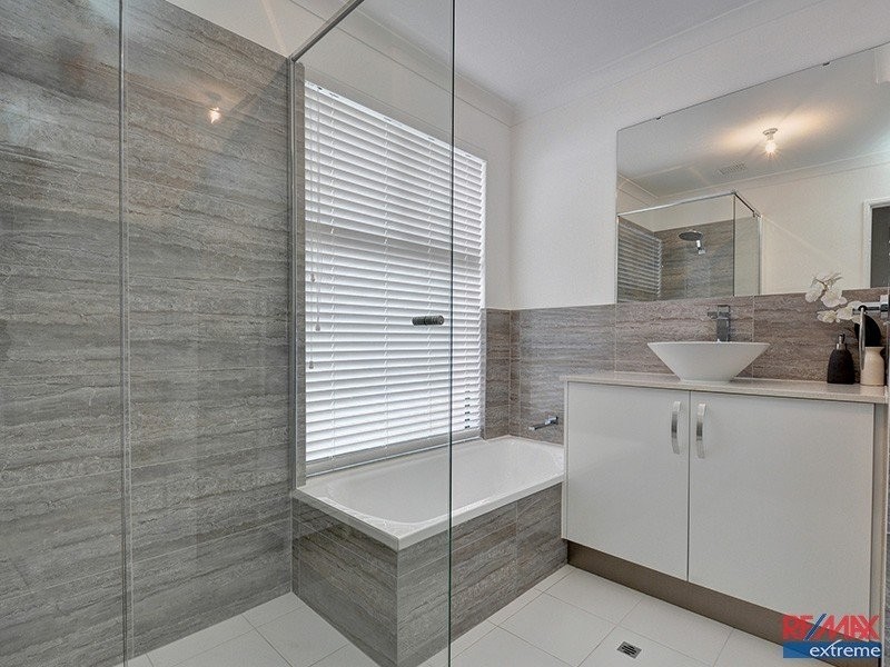 4 Ghan Place, Currambine WA 6028