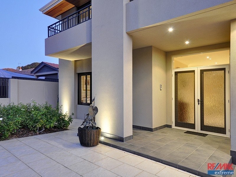 34 Axbridge Street, Karrinyup WA 6018