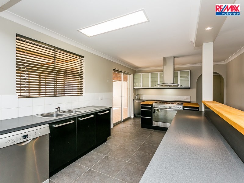 10 Balmain Way, Heathridge WA 6027