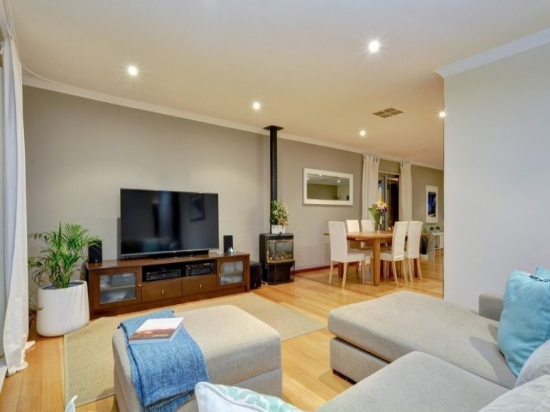 18 Stanford Road, Kallaroo WA 6025