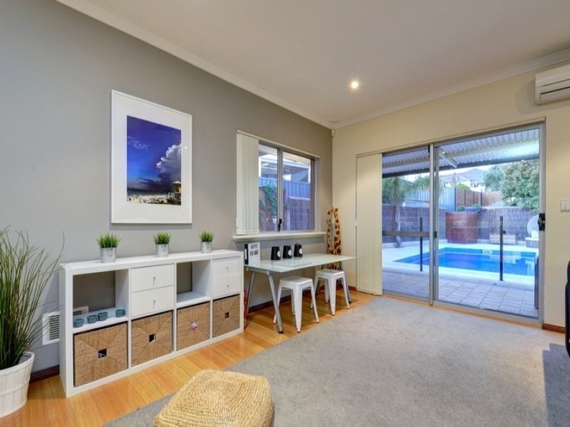 18 Stanford Road, Kallaroo WA 6025