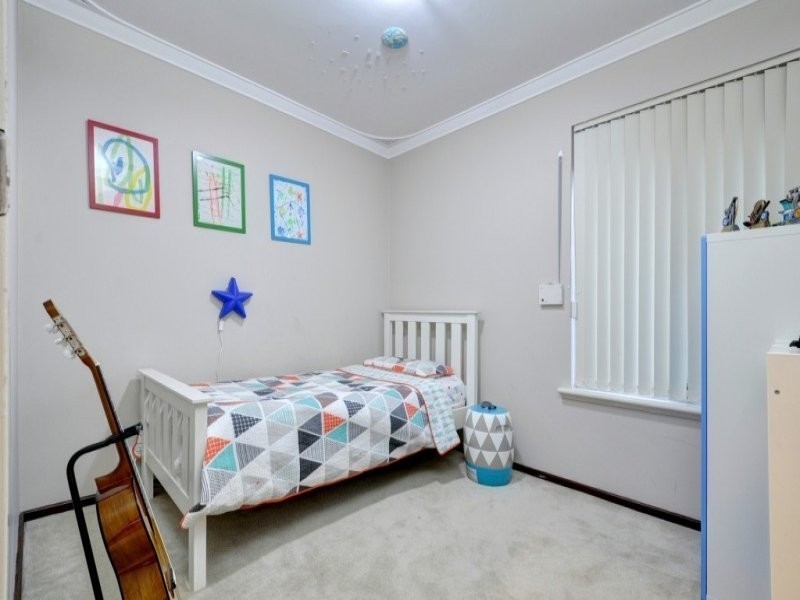 18 Stanford Road, Kallaroo WA 6025