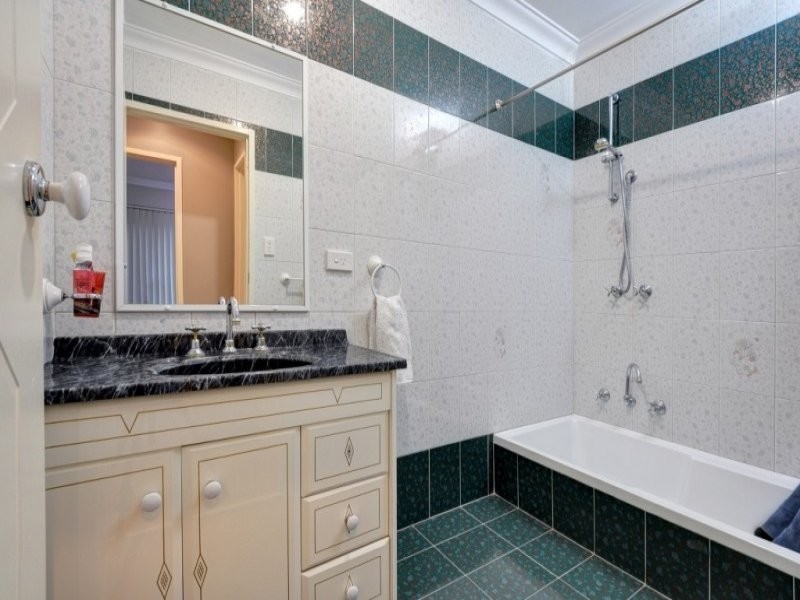 18 Stanford Road, Kallaroo WA 6025