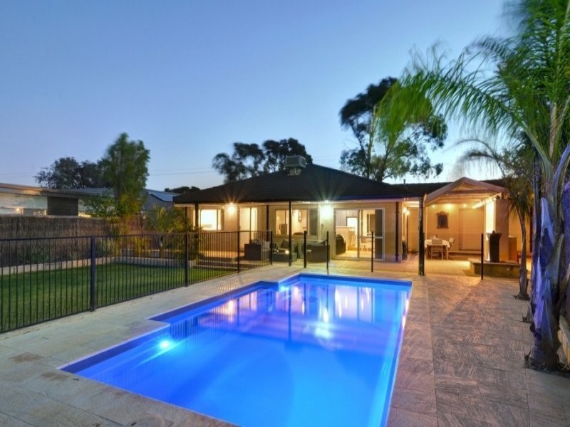 18 Stanford Road, Kallaroo WA 6025