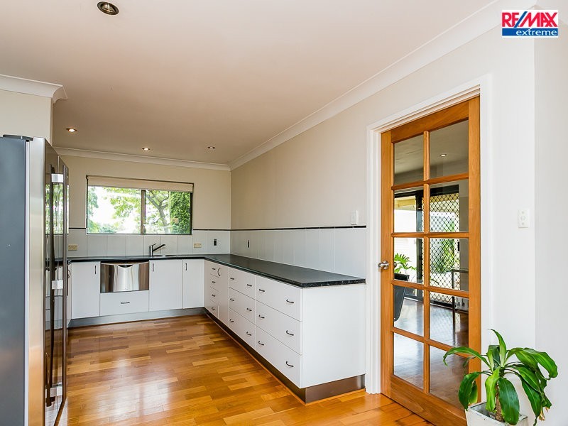 39 Drummer Way, Heathridge WA 6027