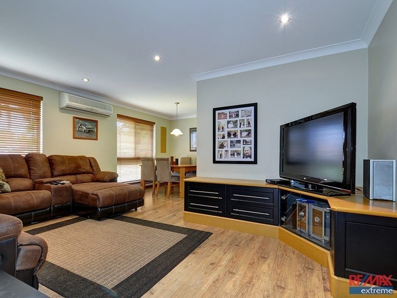 5 Woonan Street, Wanneroo WA 6065