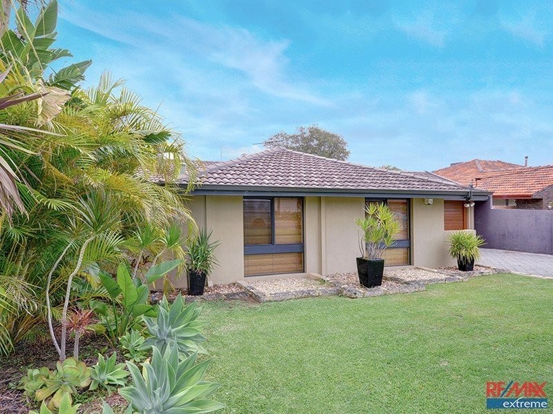 5 Woonan Street, Wanneroo WA 6065