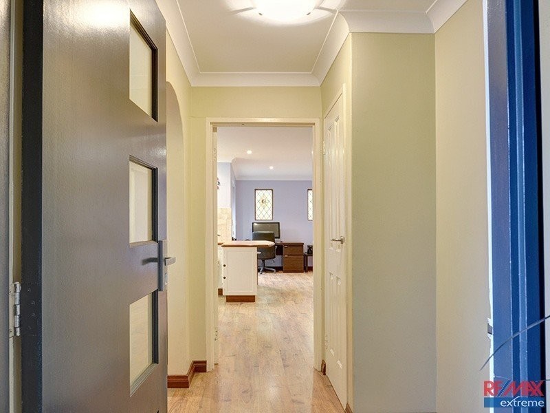 5 Woonan Street, Wanneroo WA 6065