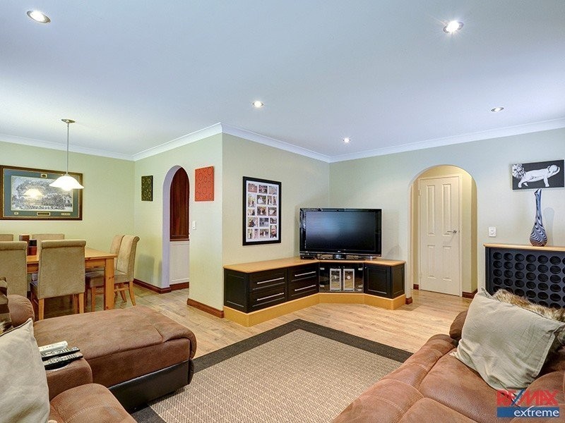 5 Woonan Street, Wanneroo WA 6065