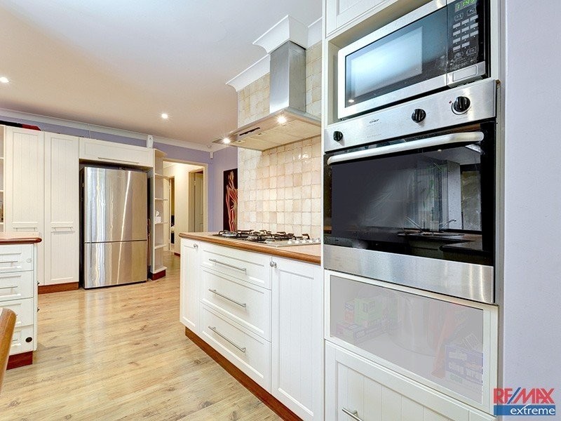 5 Woonan Street, Wanneroo WA 6065