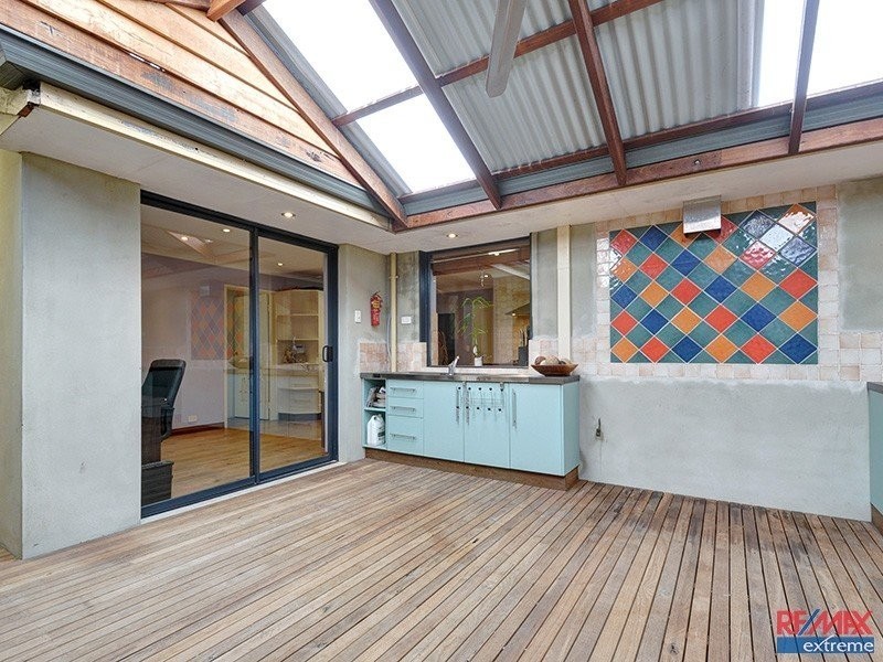 5 Woonan Street, Wanneroo WA 6065