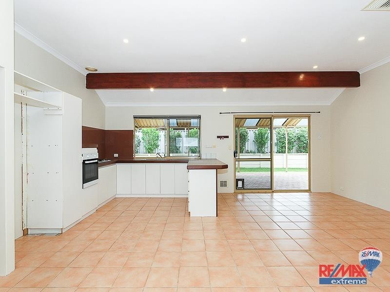 8 Danja Rise, Hocking WA 6065