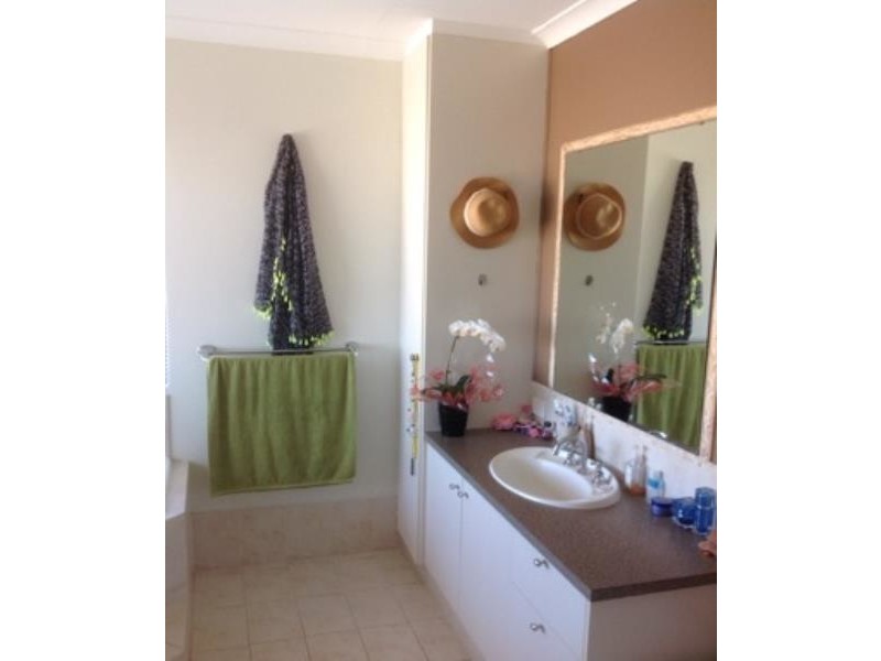 1 Brigantine Drive, Jindalee WA 6036