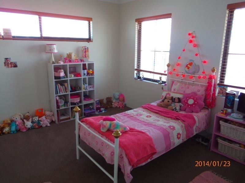 1 Brigantine Drive, Jindalee WA 6036