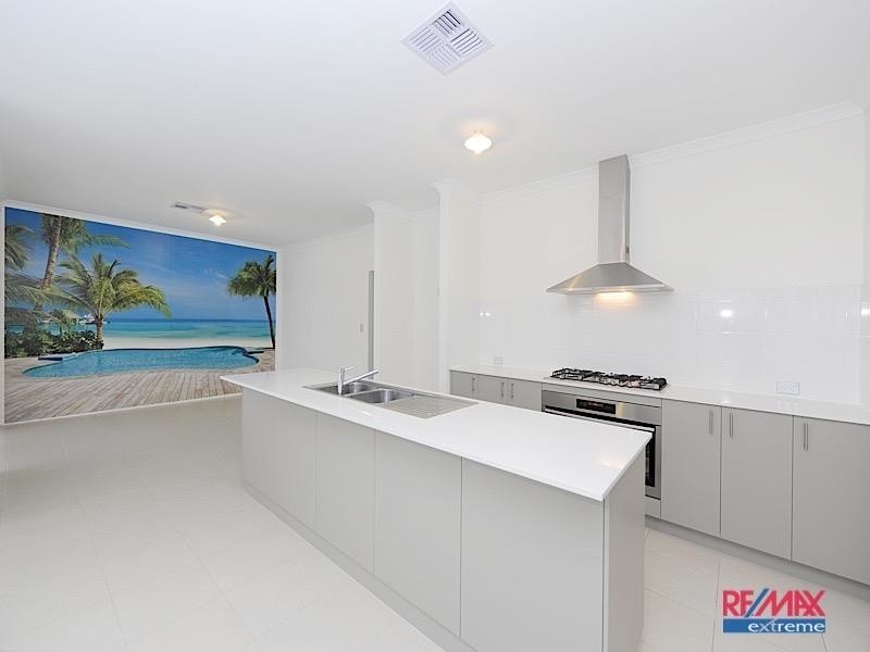 11 Carmine Street, Eglinton WA 6034