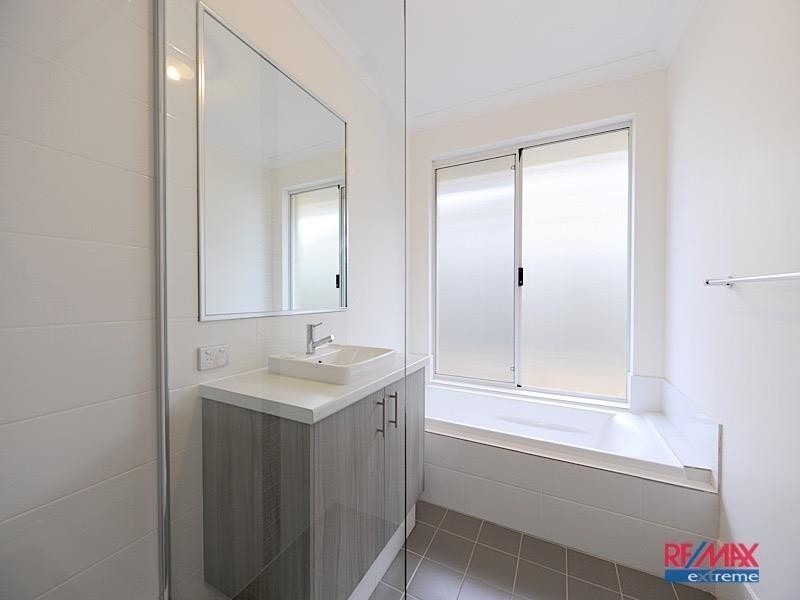 11 Carmine Street, Eglinton WA 6034