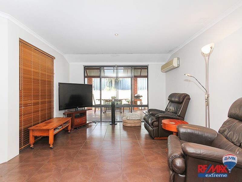 11 Walsall Turn, Hocking WA 6065