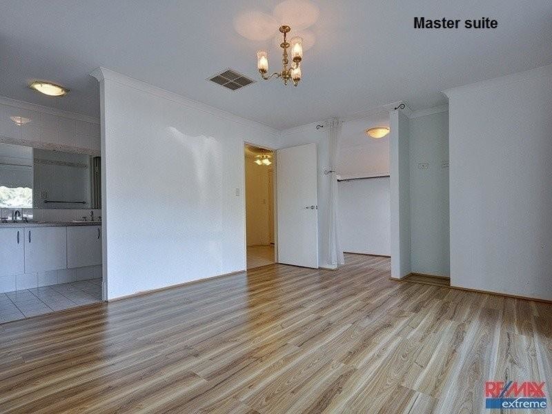 28 Crosthwait Circle, Tapping WA 6065