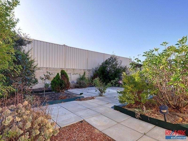 28 Crosthwait Circle, Tapping WA 6065