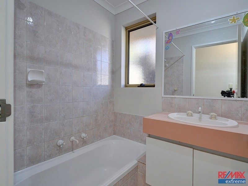 4 Goyder Elbow, Merriwa WA 6030